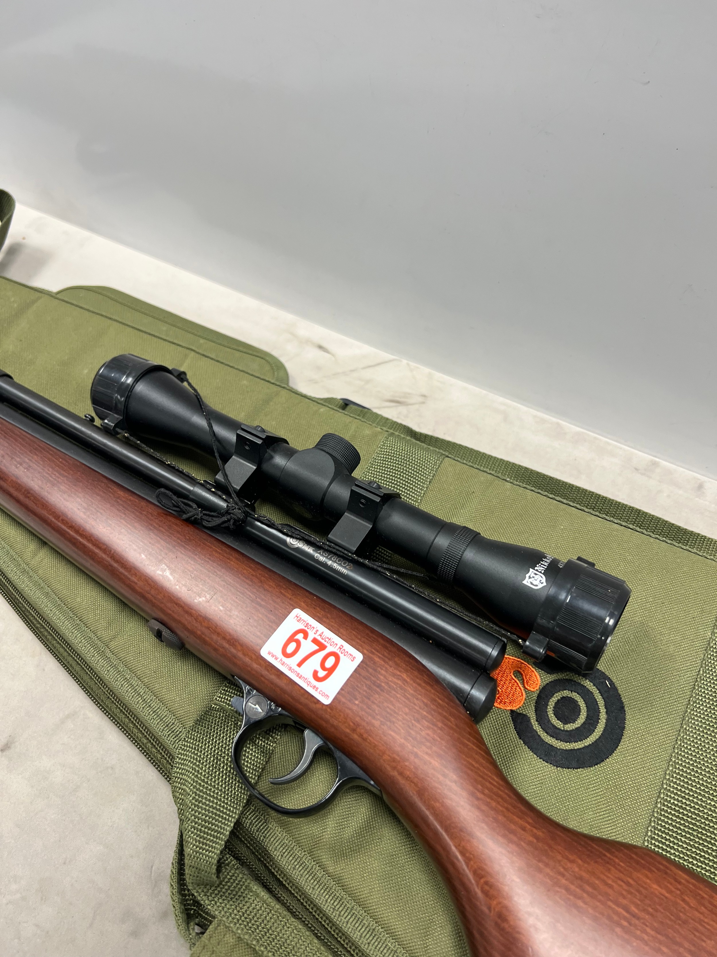 SMK X S78 CO2-177 Air rifle with scopein Bag