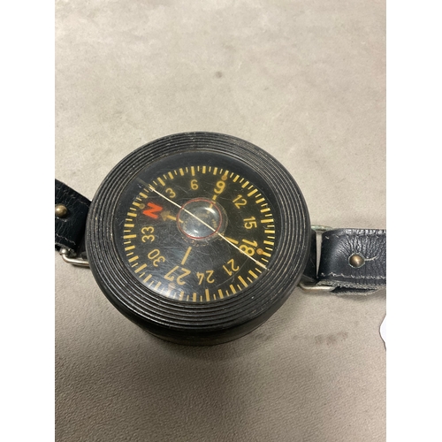 World War II German Luftwaffe air crew arm band compass model AK39