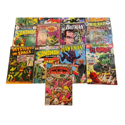 35 - A collection of 25 vintage mainly DC superhero comic books featuring mixed titles including Sandman,... 