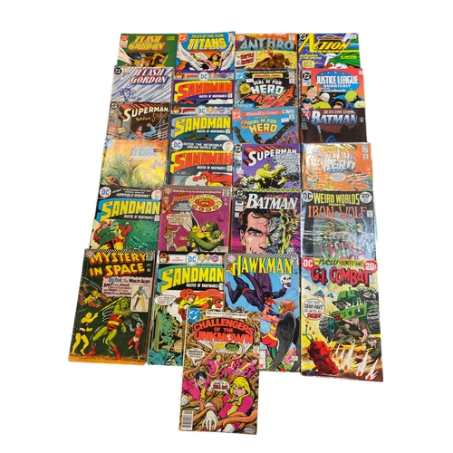 35 - A collection of 25 vintage mainly DC superhero comic books featuring mixed titles including Sandman,... 