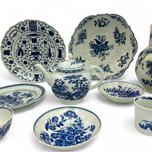 14 - A collection of first period Worcester Blue and White Porcelain, the group includes a plate with 'Hu... 