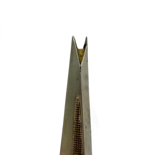 156 - Vicki Ambery-Smith (b.1955), a silver 'Shard Brooch' pin, in the form of The Shard tower, the split ... 