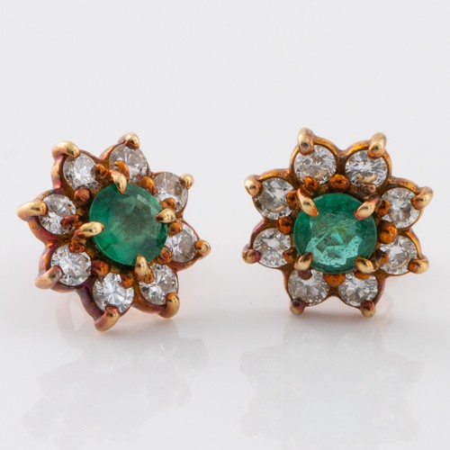 159 - A pair of 18ct yellow gold emerald and diamond floral cluster stud earrings, sapphires each 5mm diam... 