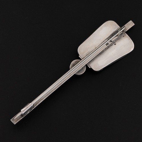 125 - A 1920s George Edward Hunt Arts and Crafts white metal, abalone and chrysoprase brooch, long white m... 