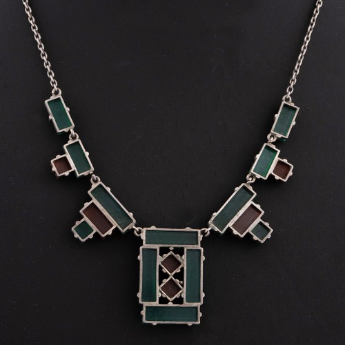 168 - A 1930s German Art Deco agate necklace, manufactured in Pforzheim using pre-cut agate from the Obers... 