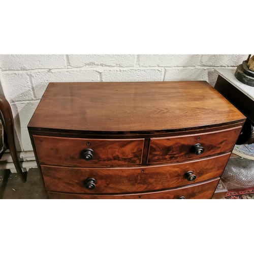 116 - Georgian Mahogany Compact Bowfront Chest of Drawers (2 short above 2 long drawers), on bracket feet,... 