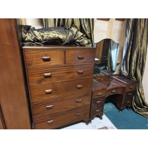 141 - 3-Piece Mahogany Bedroom Suite, from the 1960s (sold by Todds, Limerick ) incl. a single door Wardr... 