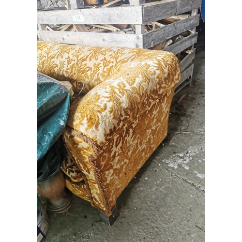 585 - 3 Piece 1920s Sitting Room Suite  incl. a 2 Seat Couch and a Pair of Armchairs, yellow, beige fabr... 