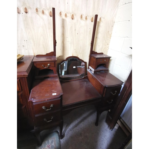 605 - Mahogany Dressing Table with swivel mirror back