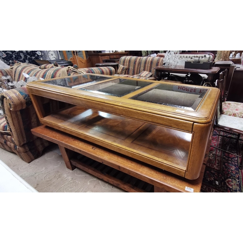 625 - Good quality large walnut coffee table, with 3 removeable sq shaped glass inserts to the top, stretc... 