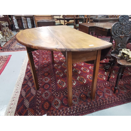 72 - Early 20thC Mahogany Hunt Table, oval shaped drop leaves, on six square legs, 1.5d x 72cmH, extends ... 