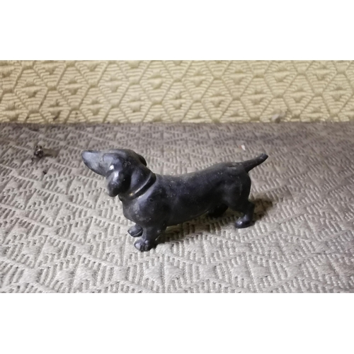 239 - Very miniature figure of a Dachshund, early 1900s 4.5mW x 1.5cmH