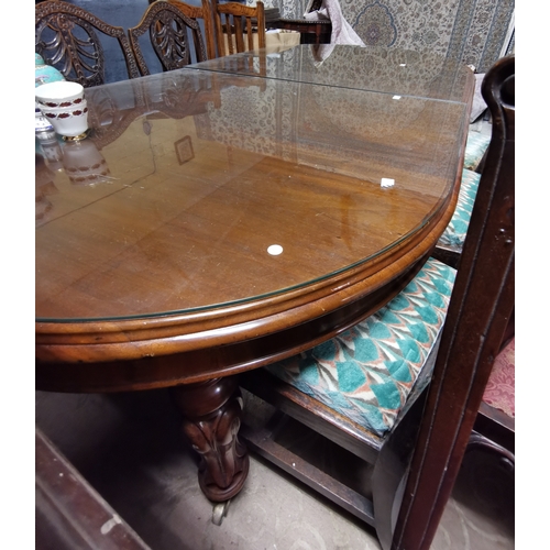 147 - Mahogany Boardroom/Dining Room Table, Victorian style, a good quality replica, with a glass top, 2.3... 