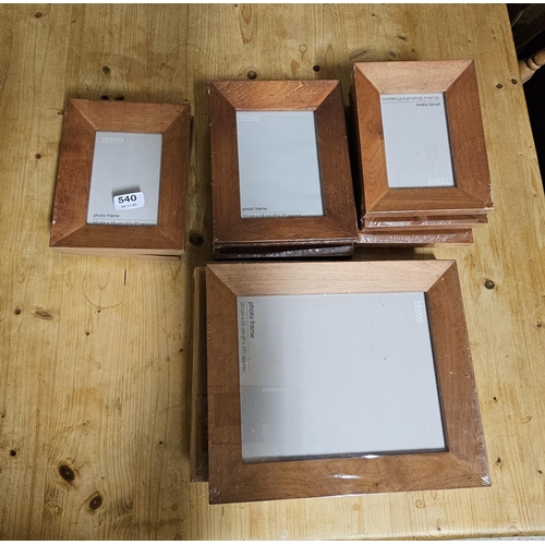 540 - Box of modern photo frames