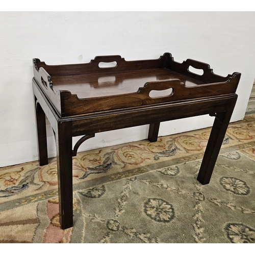 45 - Low-sized Mahogany Butlers Tray Style Side Table on chamfered legs (removeable tray top), (polished)... 