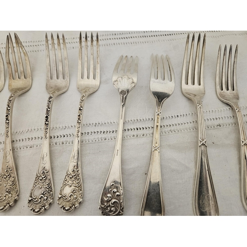 475 - Set of 5 American Silver Dessert Forks, with decorative handles, initially F (1 damaged), stamped ... 