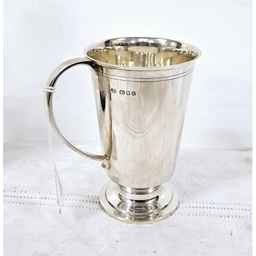 501 - The Goldsmiths and Silversmiths of London, Solid Silver Tankard, date stamped 1936, 14cmH