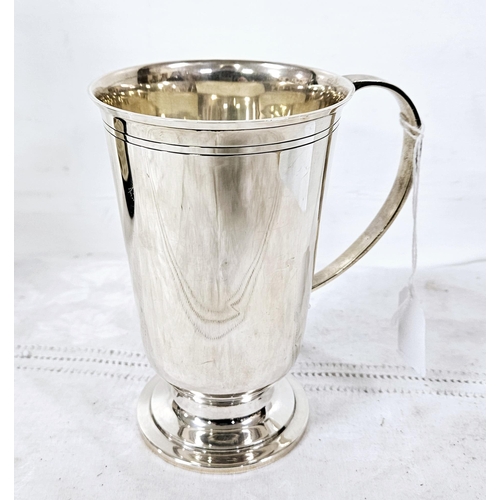 501 - The Goldsmiths and Silversmiths of London, Solid Silver Tankard, date stamped 1936, 14cmH