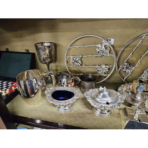 539 - Shelf of vintage silver pl items incl. condiments, pot stands etc