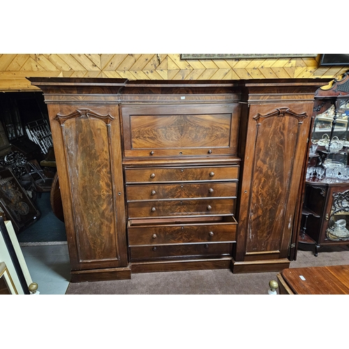 271 - Fine Large 19thC Mahogany Compactium Wardrobe, with a hanging robe closet on either end and a chest ... 