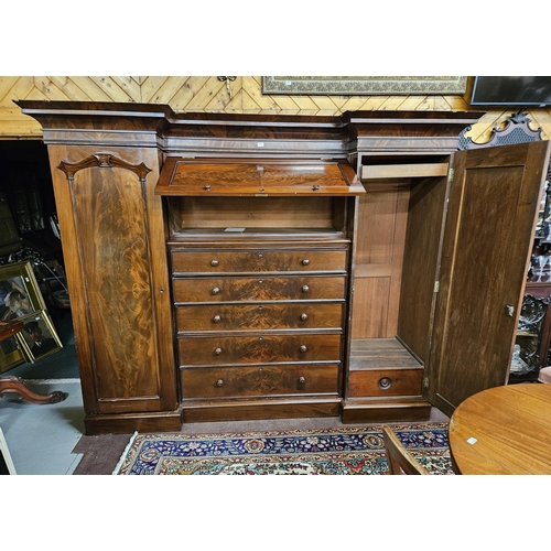 271 - Fine Large 19thC Mahogany Compactium Wardrobe, with a hanging robe closet on either end and a chest ... 