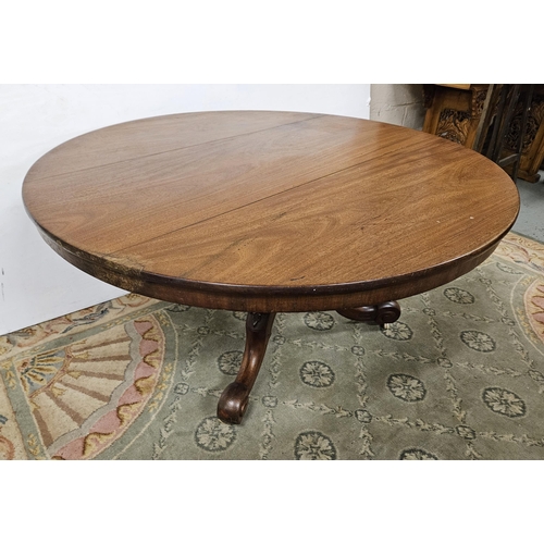 277 - Victorian Round Mahogany Dining/Centre Table, on a tripod base of 3 scrolled feet with castors, 1.37... 