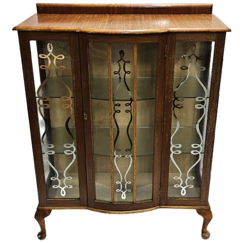 40 - Vintage Display Cabinet, silver etched designs on the 3 doors, on pad feet, 90cmW x 112cmH
