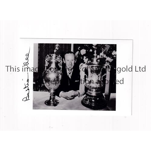 628 - ARSENAL / BERTIE MEE AUTOGRAPH      A signed b/w photo postcard showing Mee with the League and Fa C... 