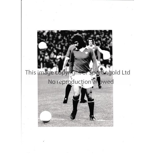 1032 - GEORGE BEST PRESS PHOTOGRAPH        B/W 7