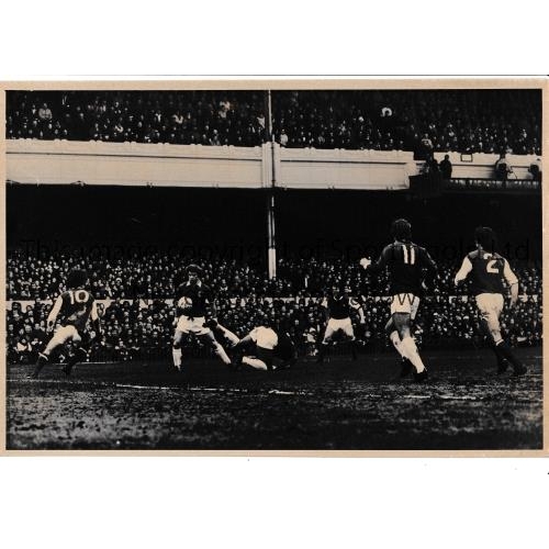 44 - ARSENAL     Eight original B/W action Press Photos, the largest being 12