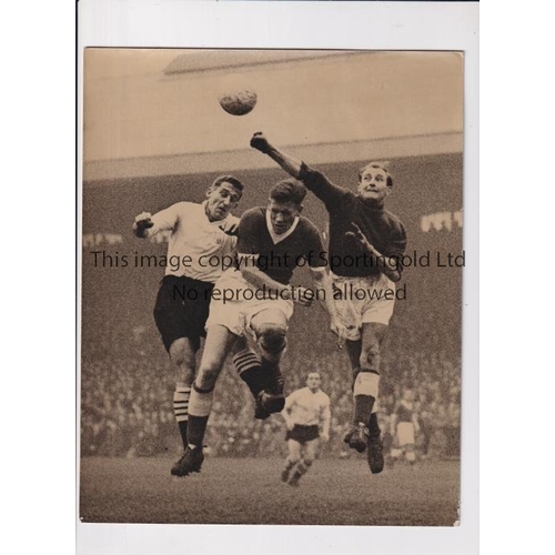 1393 - PRESS PHOTOS / FULHAM V LEYTON ORIENT 1956     Three original 10