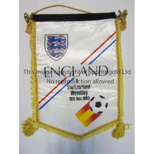 1582 - OFFICIAL ENGLAND PENNANT        Official 16