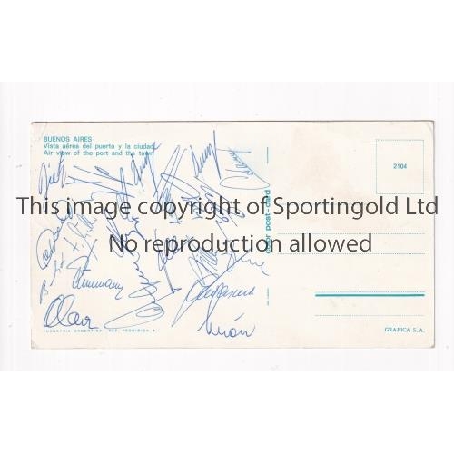 668 - 1978 WORLD CUP / ARGENTINA AUTOGRAPHS      A postcard of the port of Buenos Aires signed on the back... 