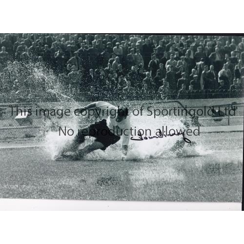 15 - TOM FINNEY AUTOGRAPH      Famous 12 X 9