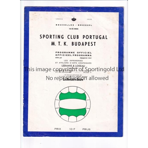 812 - 1964 ECWC FINAL       Programme for Sporting Lisbon v. MTK Budapest in Brussels, slight ageing marks... 