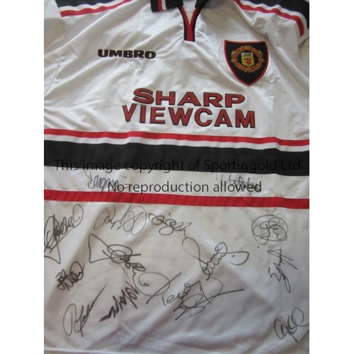 817 - MAN UTD   Signed United white away strip, Sharp Viewcam across front, made by Umbro and worn during ... 