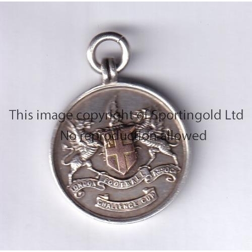 842 - LONDON CHALLENGE CUP MEDAL    Medal with London FA  coat of arms on front (shield made of gold) and ... 