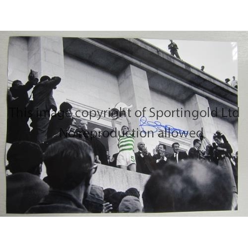 366 - BILLY McNEILL AUTOGRAPH     Colorized 16 x 12 photo of the Celtic captain holding aloft the European... 