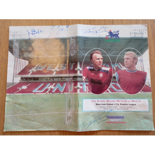 258 - BOBBY MOORE      Four items relating to the passing of the England and West Ham United legend:- Serv... 