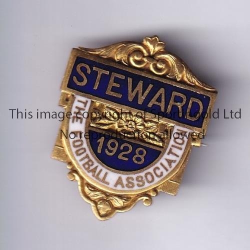 549 - 1928 FA CUP FINAL F.A. STEWARDS BADGE     Official F.A. metal steward badge for Blackburn Rovers v H... 