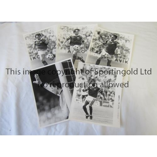 150 - PRESS PHOTOS / REPUBLIC OF IRELAND    Eight B/W photos with stamps on the reverse, five 10