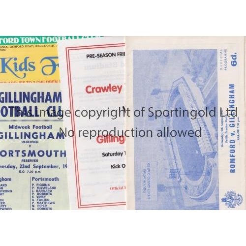 1189 - FOOTBALL PROGRAMME MISCELLANY      Over 40 programmes including several Gillingham home and away Fri... 