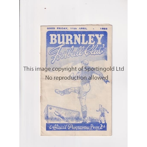 951 - MANCHESTER UNITED     Programme for the away League match v Burnley 11/4/1952, slightly creased.    ... 