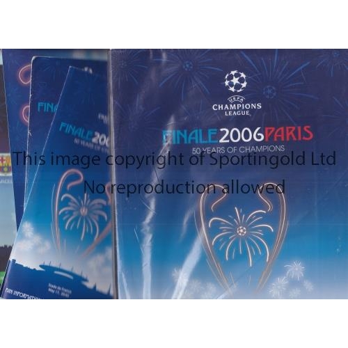 256 - 2006 CHAMPIONS LEAGUE FINAL / ARSENAL V BARCELONA      Official programme and UEFA magazine in unope... 