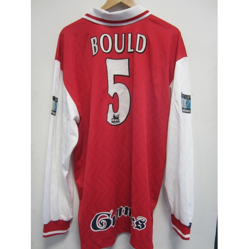 273 - ARSENAL PLAYER ISSUE SHIRT 1998 FA CUP FINAL / STEVE BOULD      Red long sleeve shirt issued to Stev... 