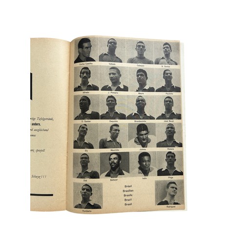 35 - SWITZERLAND WORLD CUP 1954 TOURNAMENT PROGRAMME, OFFICIAL AUTOGRAPH ALBUM, FEATURING PLAYER PORTRAIT... 