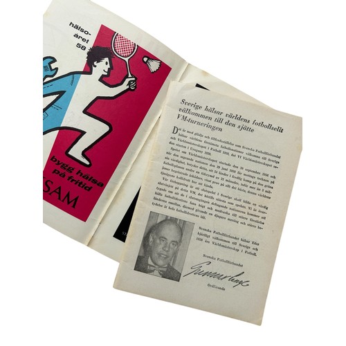 13 - WORLD CUP SWEDEN 1958 FINAL FOOTBALL PROGRAMME PLUS SCARCE BROCHURE, BRAZIL VERSUS SWEDEN PROGRAMME ... 