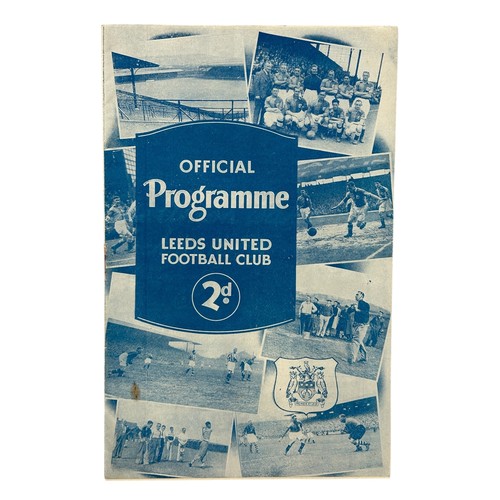 187 - MANCHESTER UNITED AWAY VERSUS LEEDS UNITED 1938/39 FOOTBALL PROGRAMME, 11/4/1939. STAPLE REMOVED, GE... 