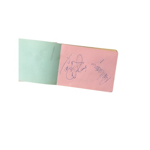 697 - LEEDS UNITED AUTOGRAPH BOOK, MULTI-SIGNED, DON REVIE/ CHERRY/ MADELEY/ GRAY X2/ CHARLTON/ COOPER/ HU... 
