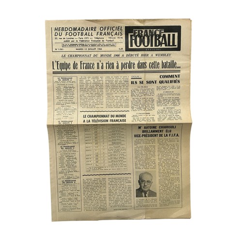 7 - 1966 ENGLAND WORLD CUP FRANCE FOOTBALL MAGAZINE ISSUE, 4 PAGE NEWSPAPER STYLE PROGRAMME PREVIEWING T... 